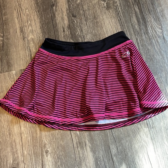 Shorts AND Mini skirt bundle. Size 4/5 - Picture 3 of 3